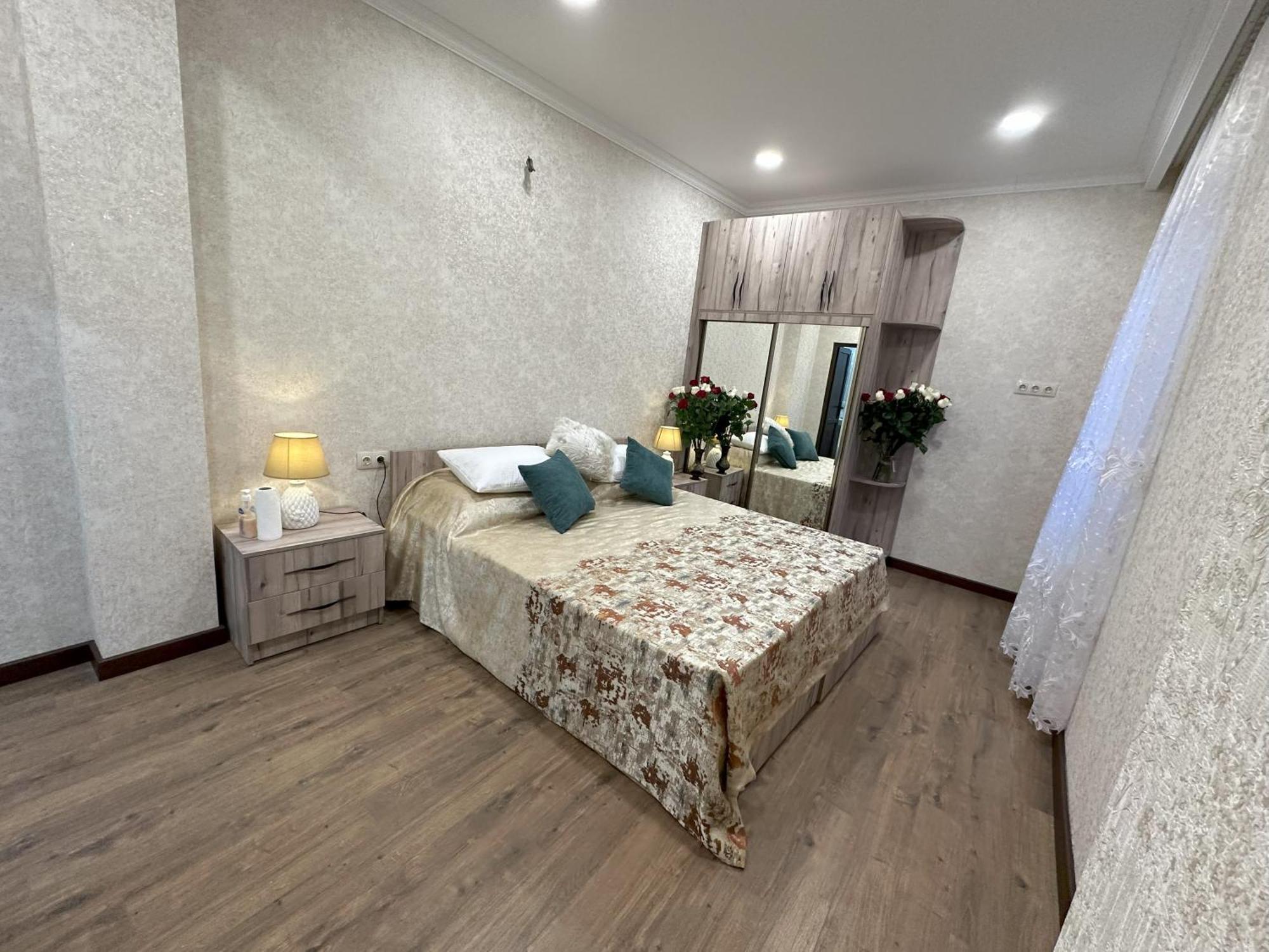 Three Palms Guest House Tbilisi Buitenkant foto