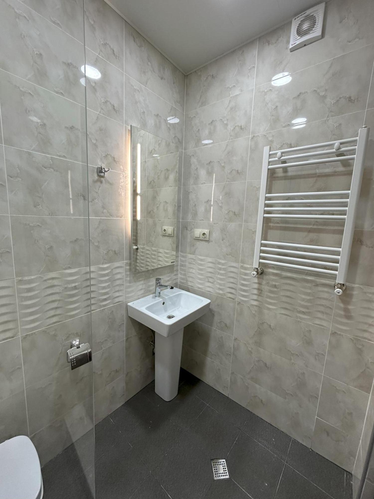 Three Palms Guest House Tbilisi Buitenkant foto