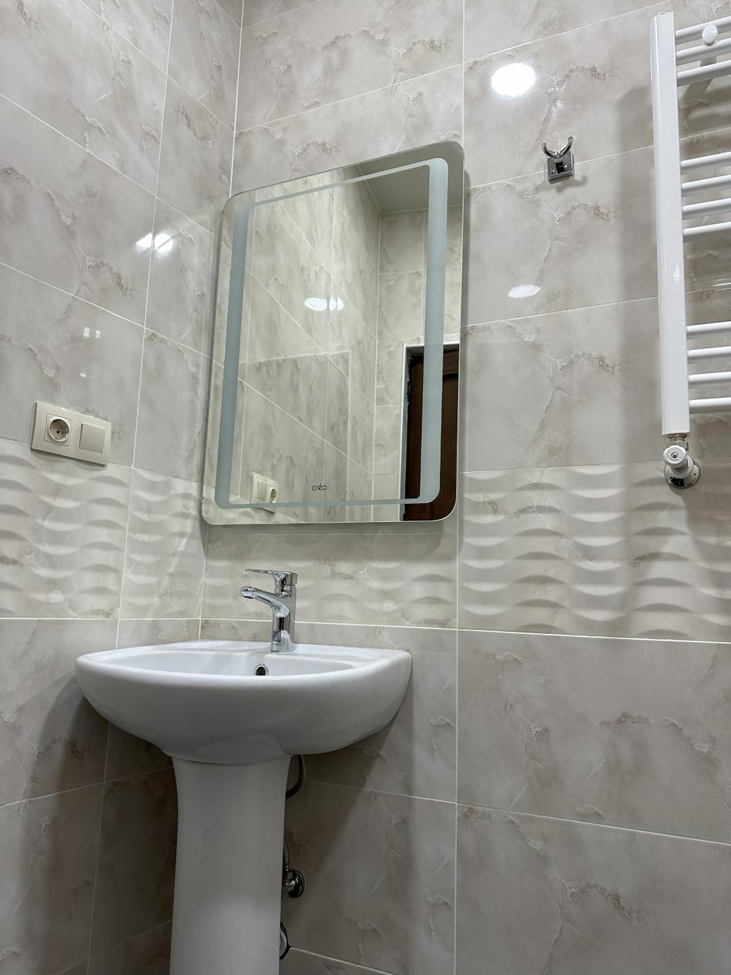 Three Palms Guest House Tbilisi Buitenkant foto