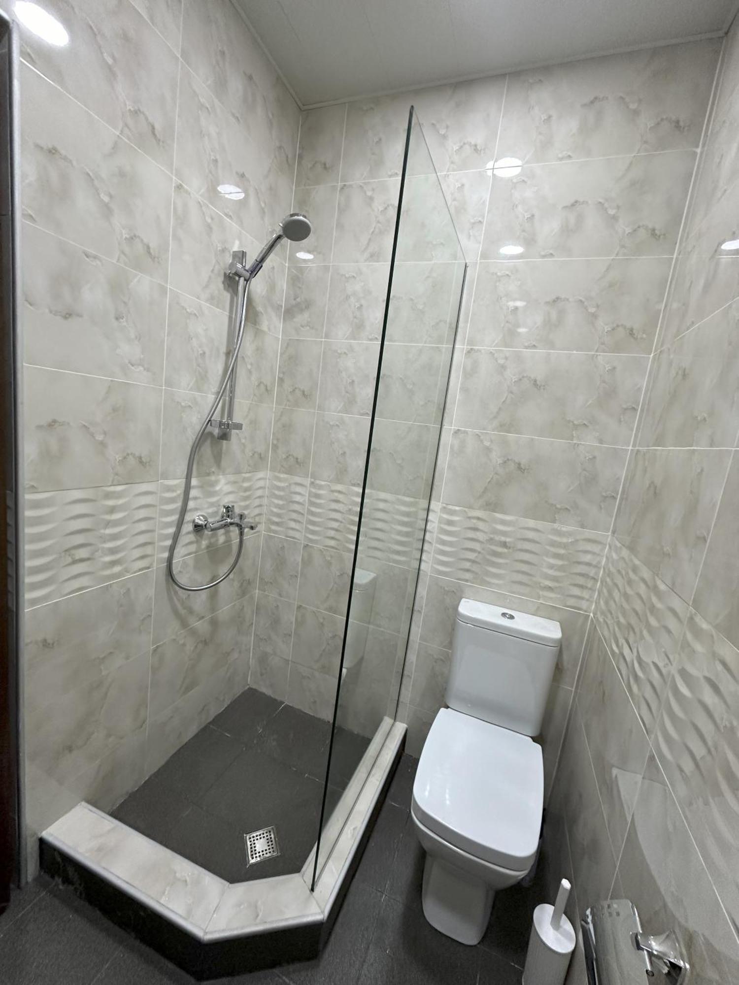 Three Palms Guest House Tbilisi Buitenkant foto
