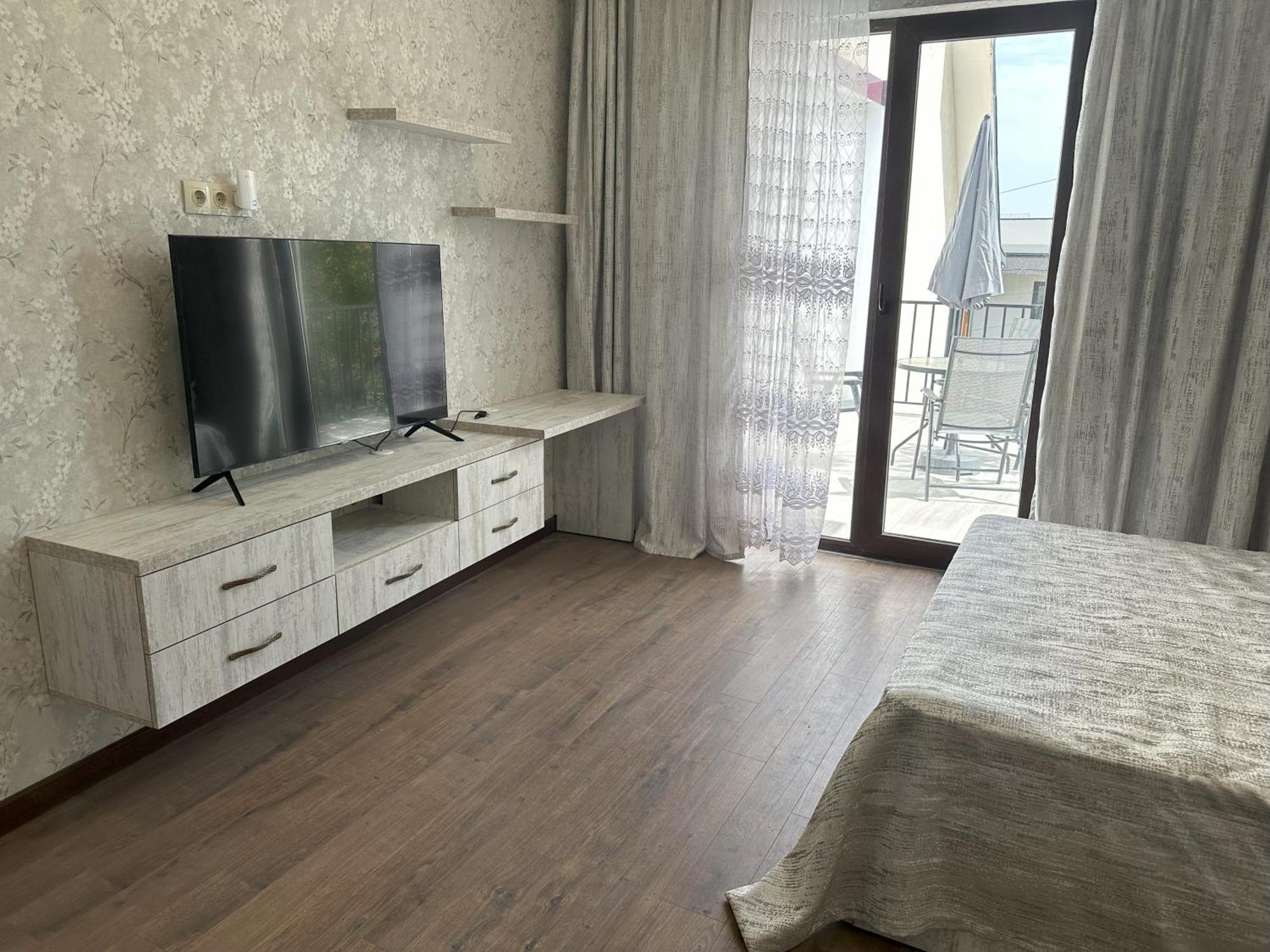 Three Palms Guest House Tbilisi Buitenkant foto